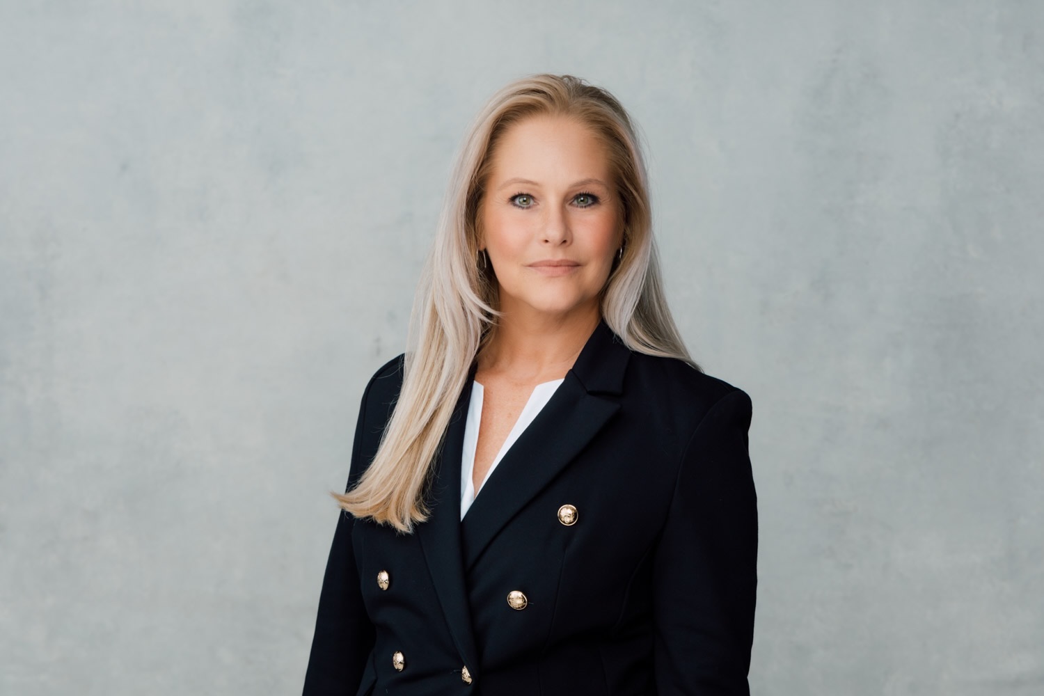 Portrait of Anja Sebescen, contact person at Drescher Consulting